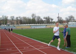 Фінішує на 800 м Денис Оріховський (І місце)